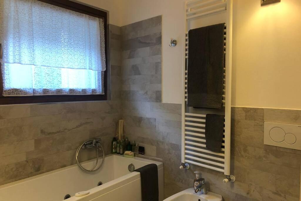 La Poulerie - Suite Dépendance Gera Lario Extérieur photo
